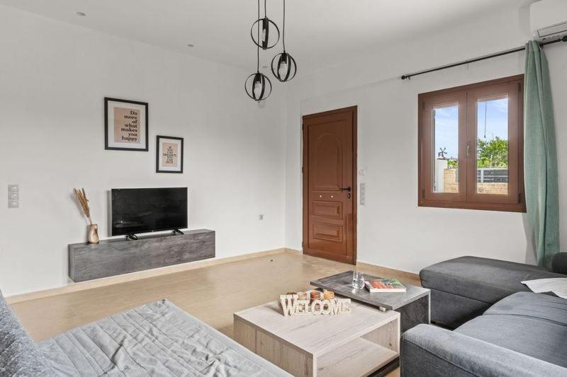 Md Residence Near The Beach W Bbq And Private Parking Hersonissos  Exteriör bild