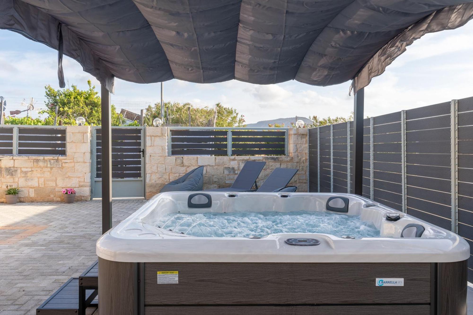 Md Residence Near The Beach W Bbq And Private Parking Hersonissos  Exteriör bild